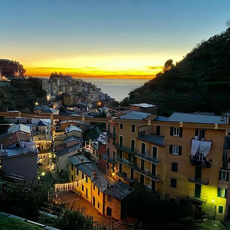 The Manarola Main Plaza Hotel Bagian luar foto