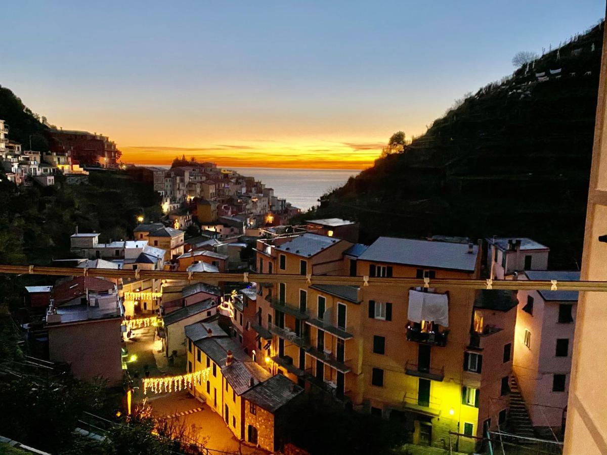 The Manarola Main Plaza Hotel Bagian luar foto
