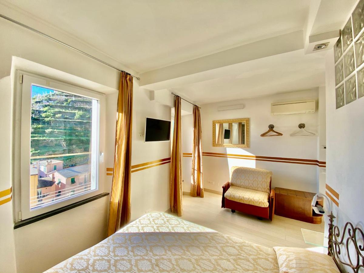 The Manarola Main Plaza Hotel Bagian luar foto