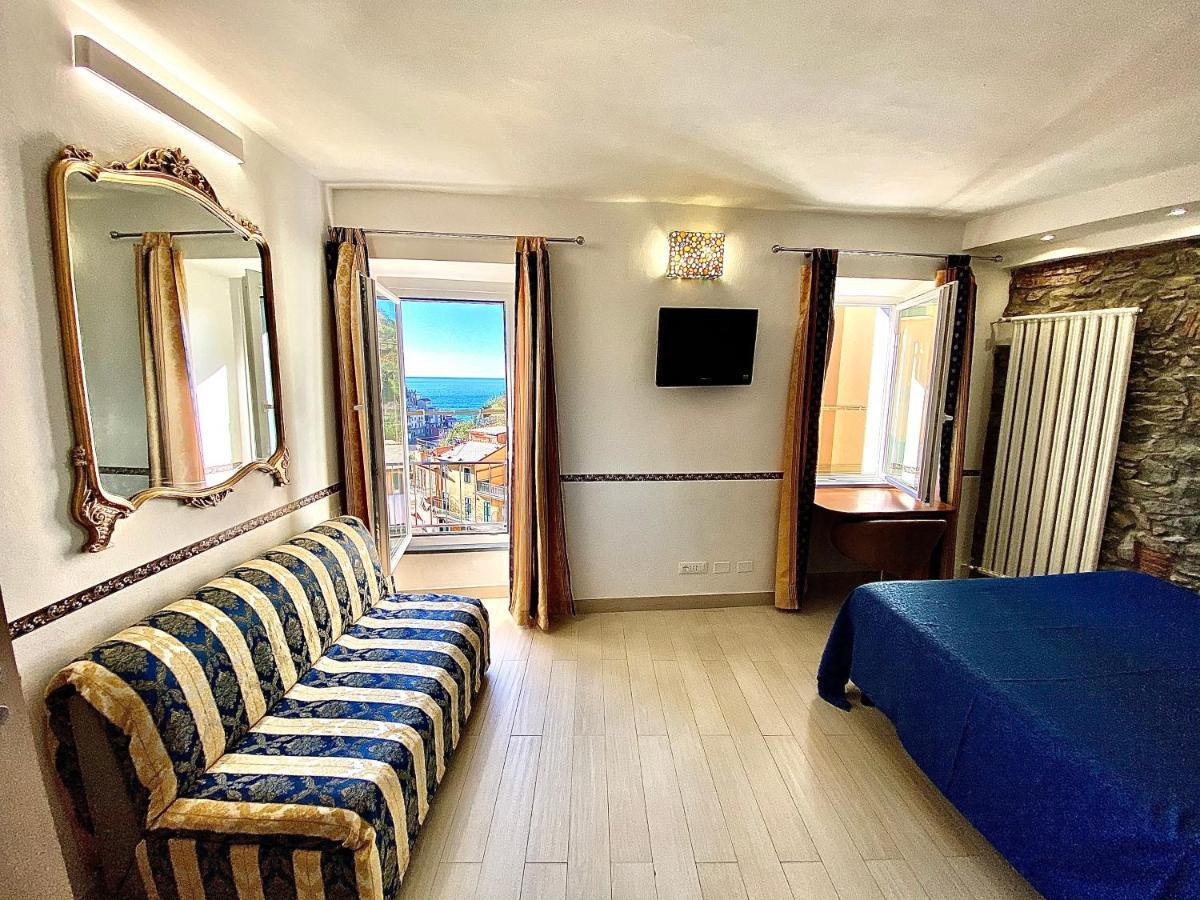 The Manarola Main Plaza Hotel Bagian luar foto