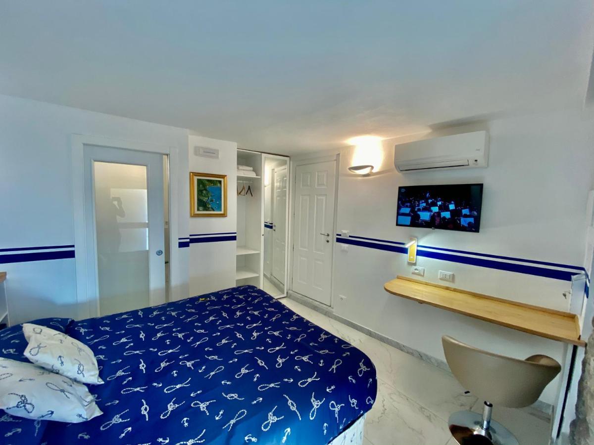 The Manarola Main Plaza Hotel Bagian luar foto