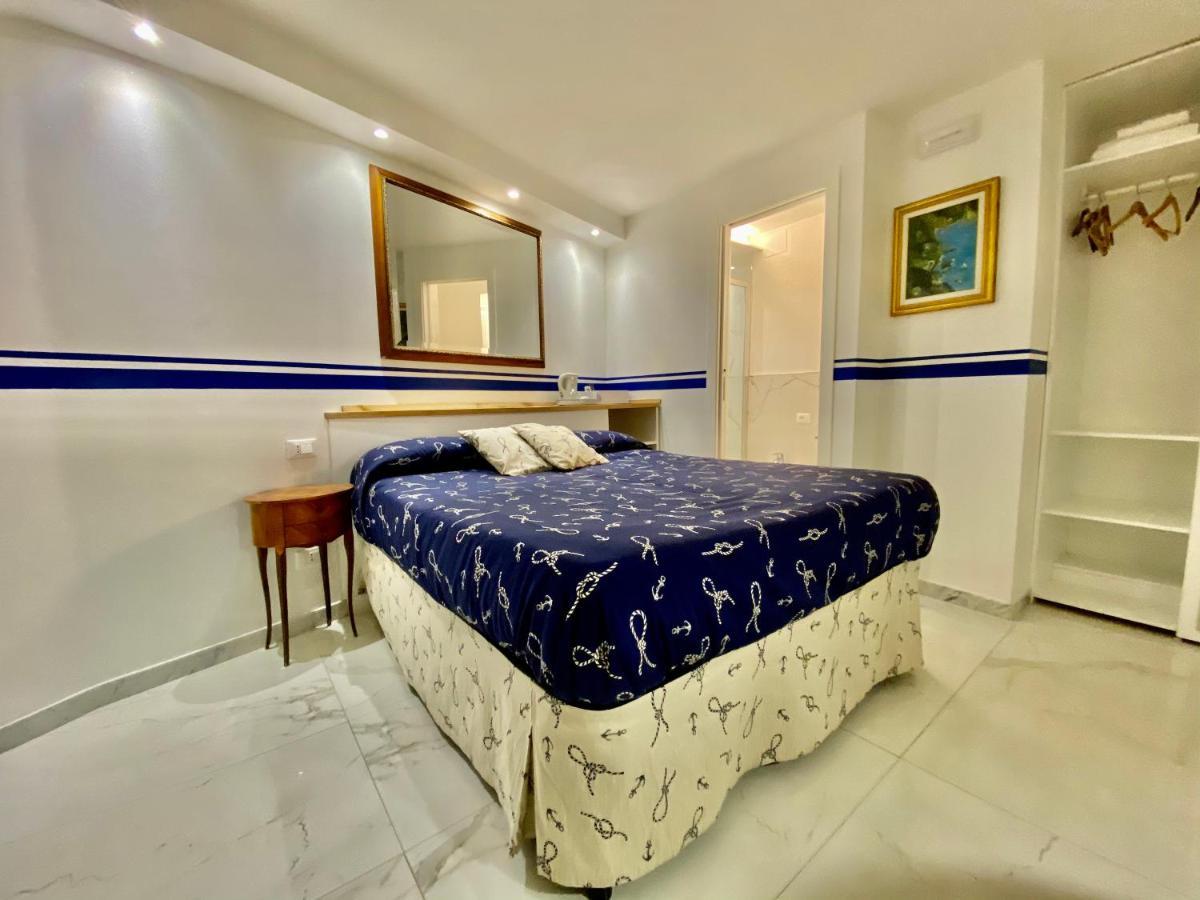 The Manarola Main Plaza Hotel Bagian luar foto