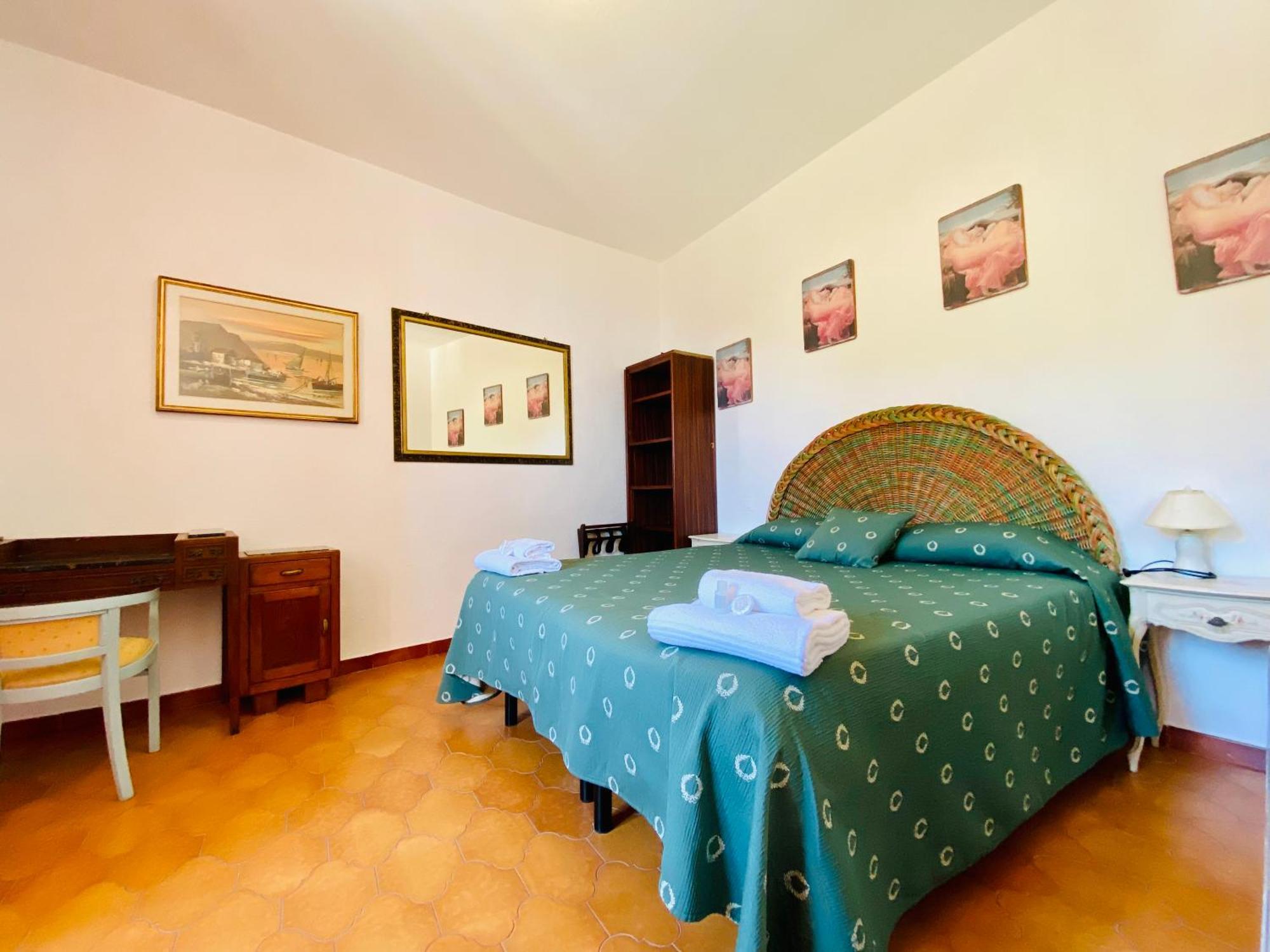 The Manarola Main Plaza Hotel Bagian luar foto